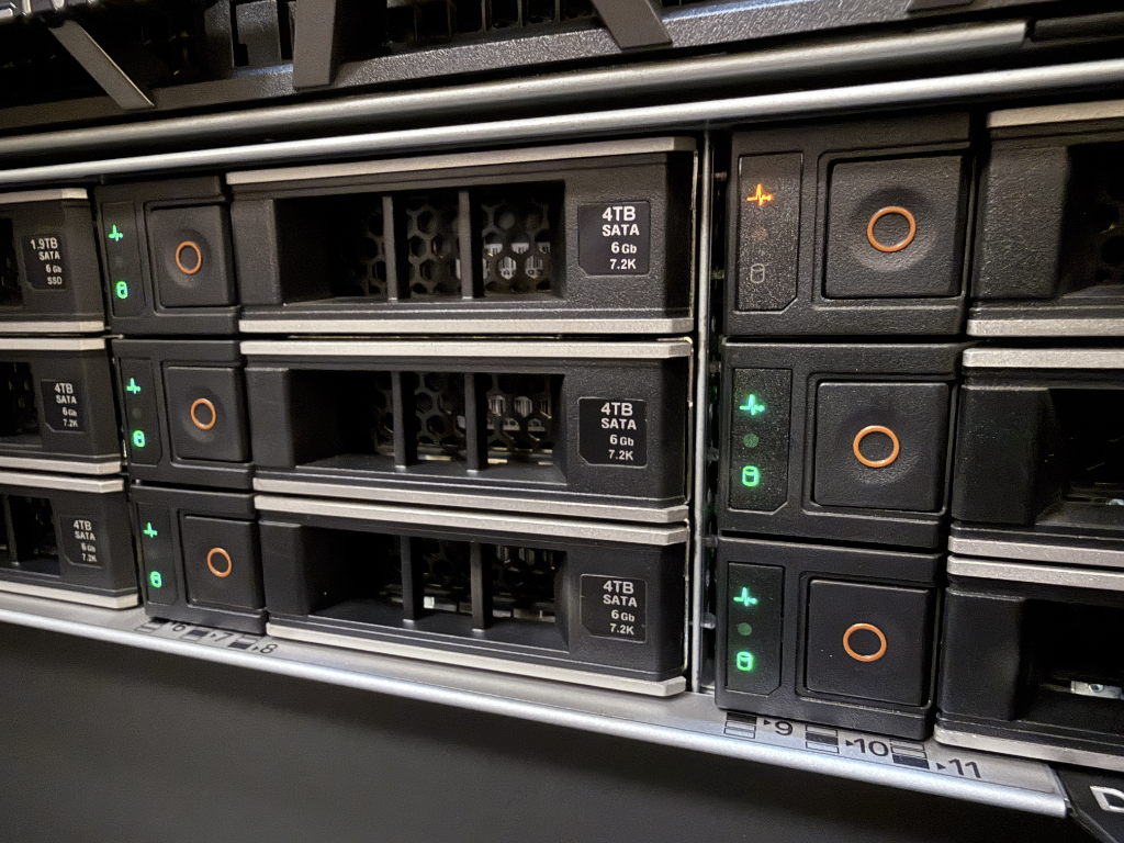 Awaria dysku w serwerze – jak RAID 6, monitoring i backup uratowały firmę 3 Dell Awaria Dysku